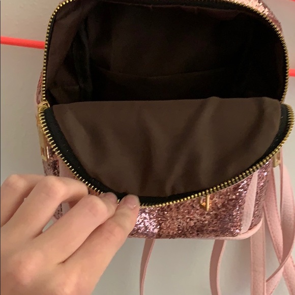 Small pink backpack - Picture 2 of 2